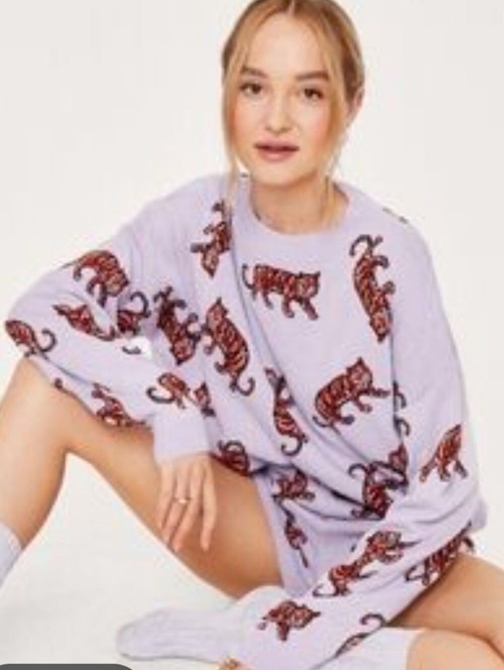 Lavender Tiger Print Sweater Size LARGE